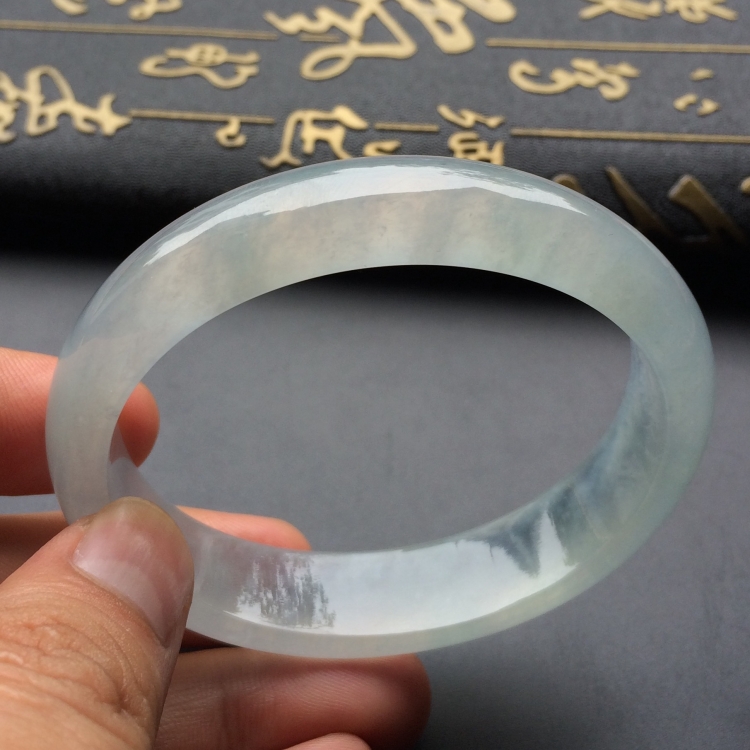 （超值推荐）冰种晴水贵妃镯（57mm-49.8mm）