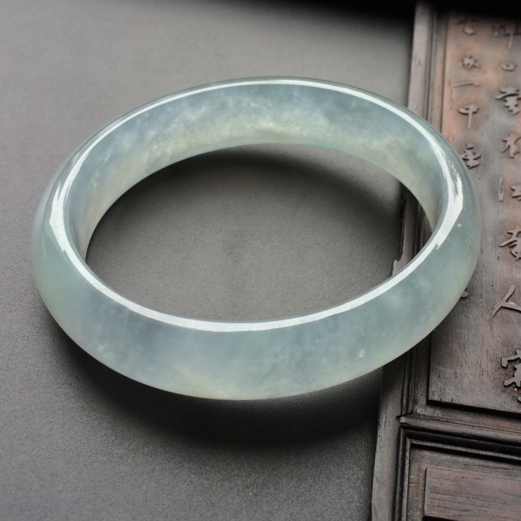 （超值推荐）冰种晴水贵妃镯（57mm-49.8mm）
