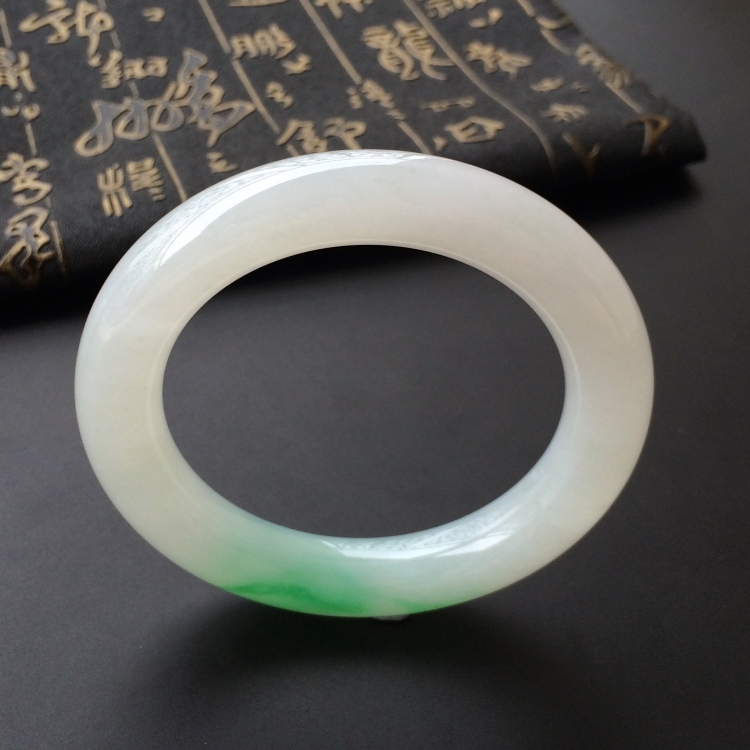 (超值推荐)糯冰种白底青圆条手镯(56mm)