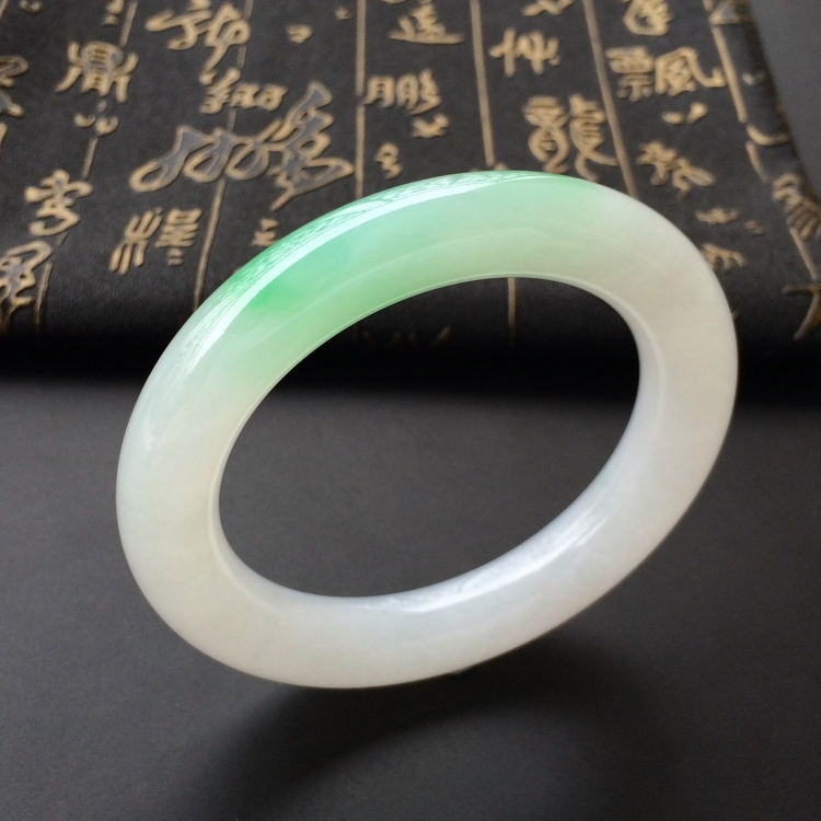 (超值推荐)糯冰种白底青圆条手镯(56mm)