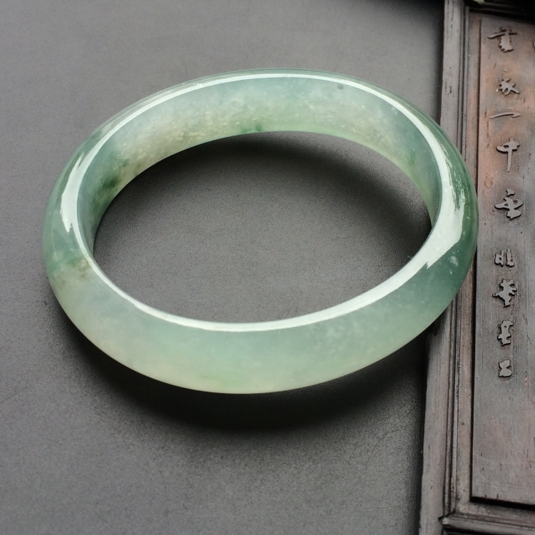 （超值推荐）冰种飘花贵妃镯（53.9mm-48.1mm）