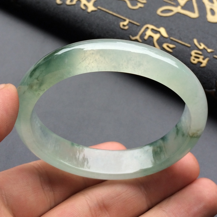 （超值推荐）冰种飘花贵妃镯（53.9mm-48.1mm）
