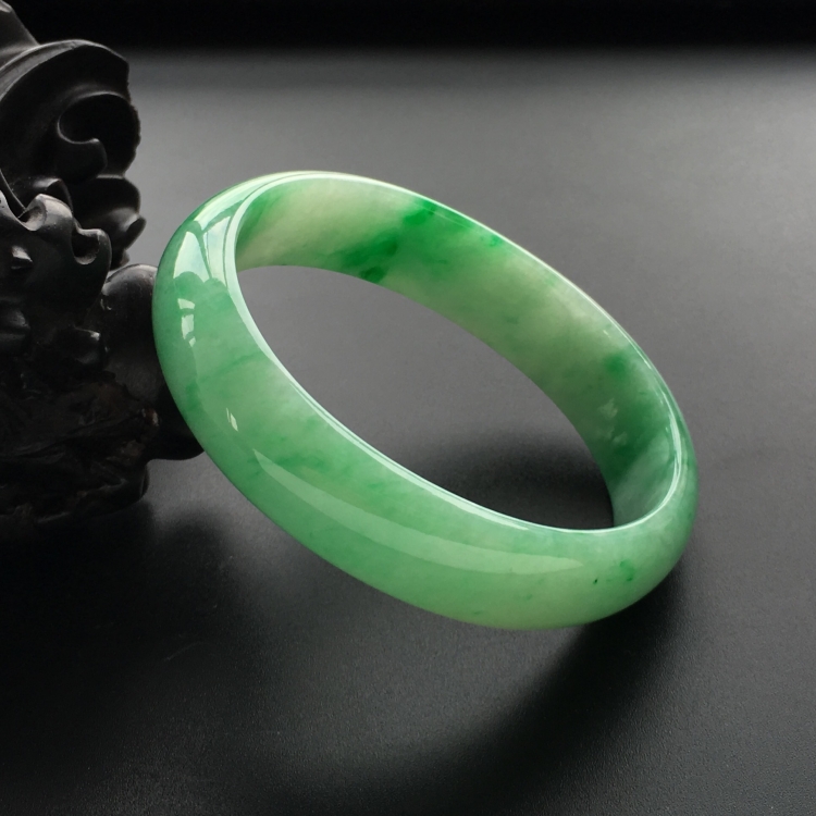 (超值推荐)糯冰种飘翠贵妃镯(58.4mm-50.4mm)