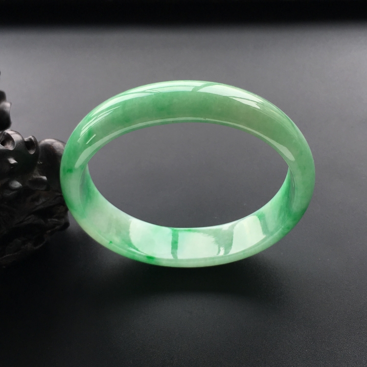 (超值推荐)糯冰种飘翠贵妃镯(58.4mm-50.4mm)