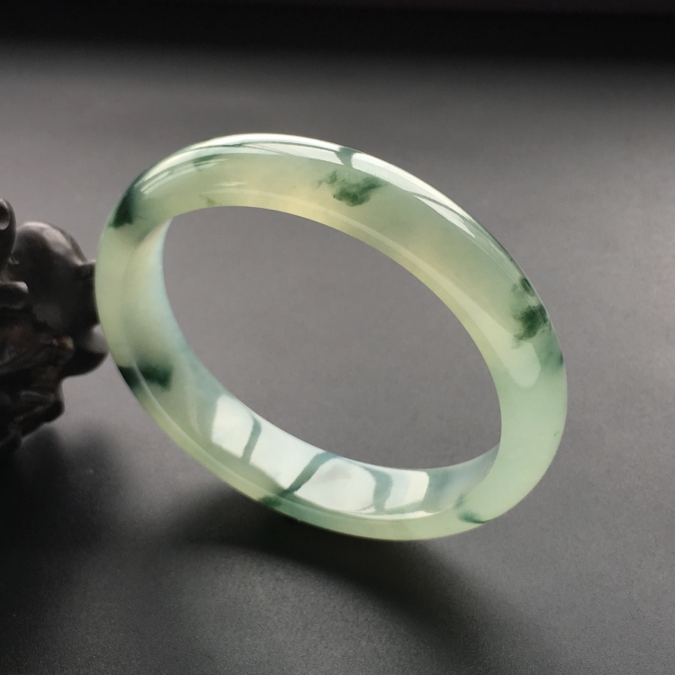 (超值推荐)冰种飘花贵妃镯(55mm-47.8mm)