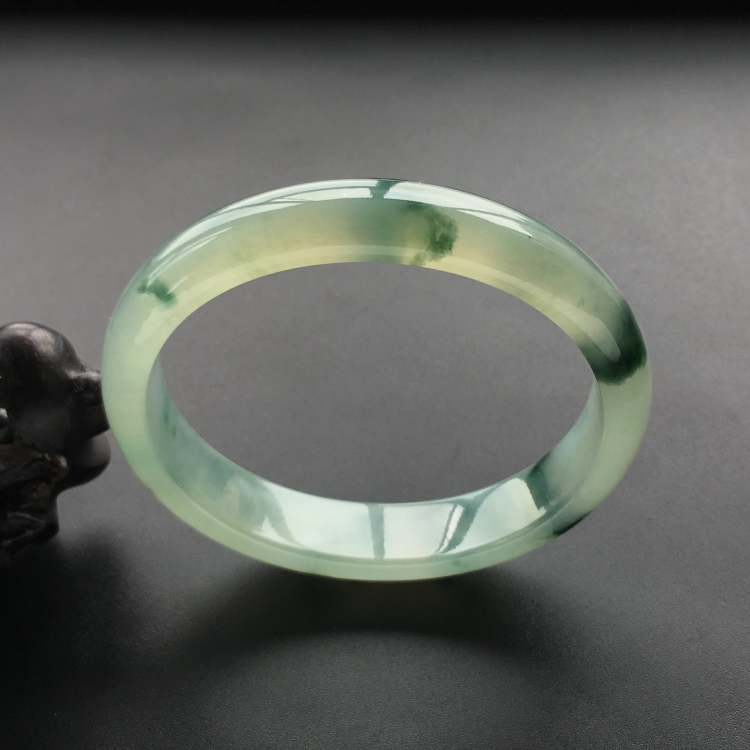 (超值推荐)冰种飘花贵妃镯(55mm-47.8mm)