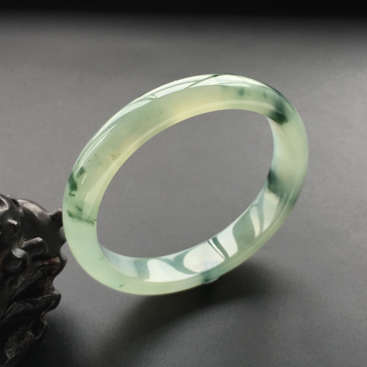 (超值推荐)冰种飘花贵妃镯(55mm-47.8mm)