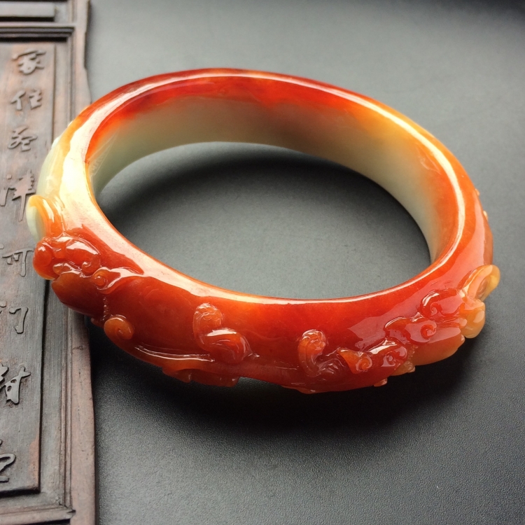 （超值推荐）糯冰种红黄翡雕花贵妃镯（58.9mm-48mm）