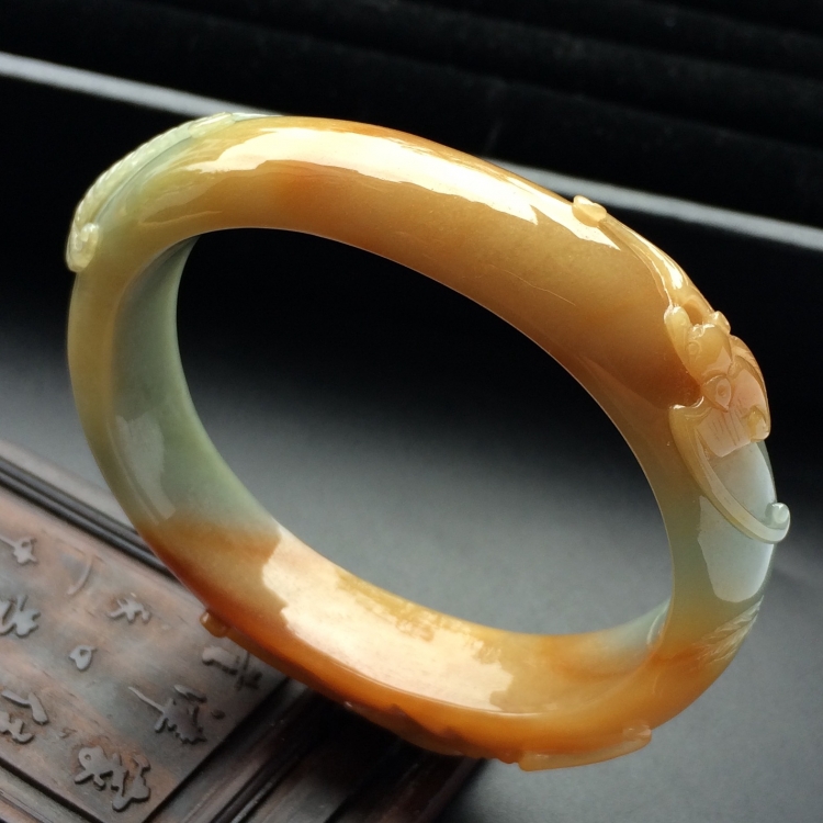 （超值推荐）糯冰种褐黄翡雕花贵妃镯（59mm-48.6mm）