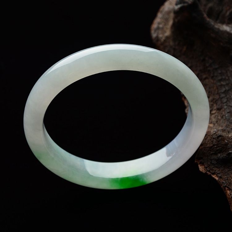 （超值推荐）冰种淡春带彩贵妃镯（56.7mm-50mm）