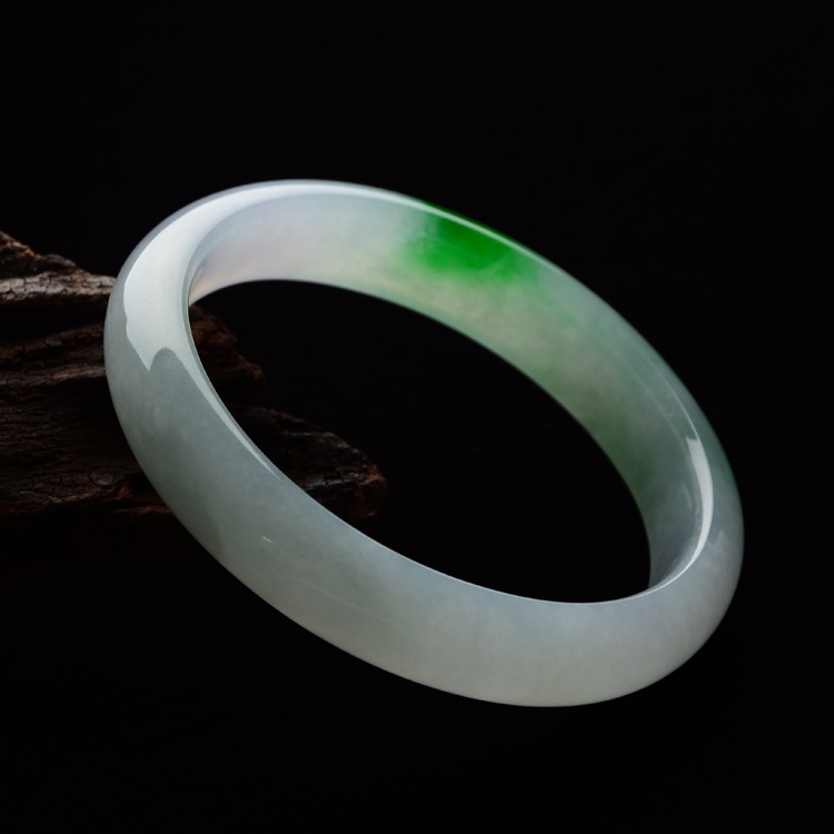 （超值推荐）冰种淡春带彩贵妃镯（56.7mm-50mm）
