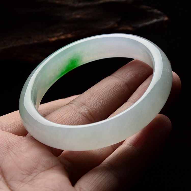 （超值推荐）冰种淡春带彩贵妃镯（56.7mm-50mm）