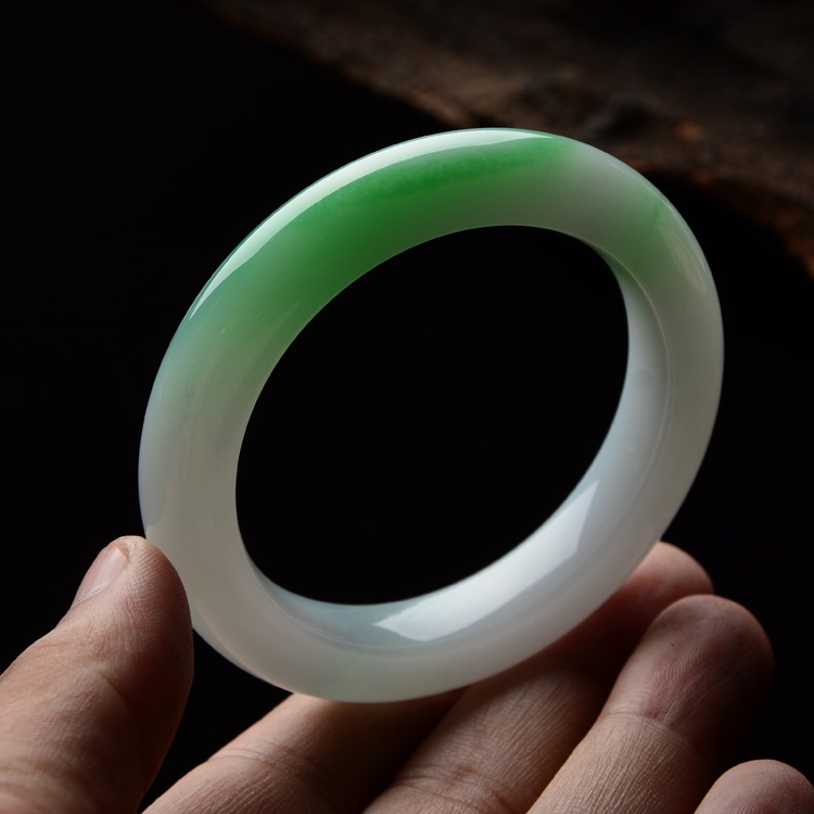 （超值推荐）糯冰种飘翠手镯（52.8mm）