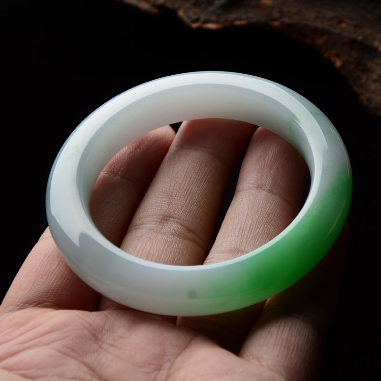（超值推荐）糯冰种飘翠手镯（52.8mm）