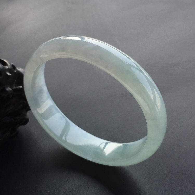 (超值推荐)糯冰种晴水贵妃镯(58.3mm-53.3mm)