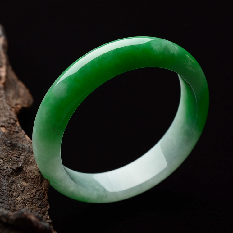 （超值推荐）糯冰种阳绿手镯（56.7mm）