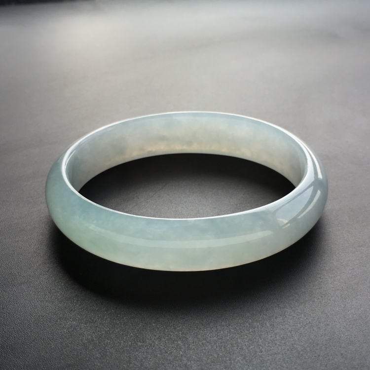 (超值推荐)糯冰种晴水贵妃镯(60mm-53.7mm)