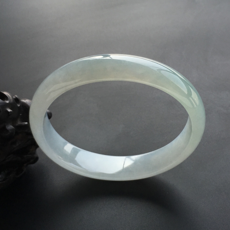 (超值推荐)糯冰种晴水贵妃镯(60mm-53.7mm)