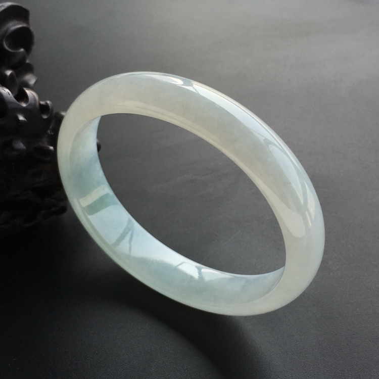 (超值推荐)糯冰种晴水贵妃镯(60mm-53.7mm)