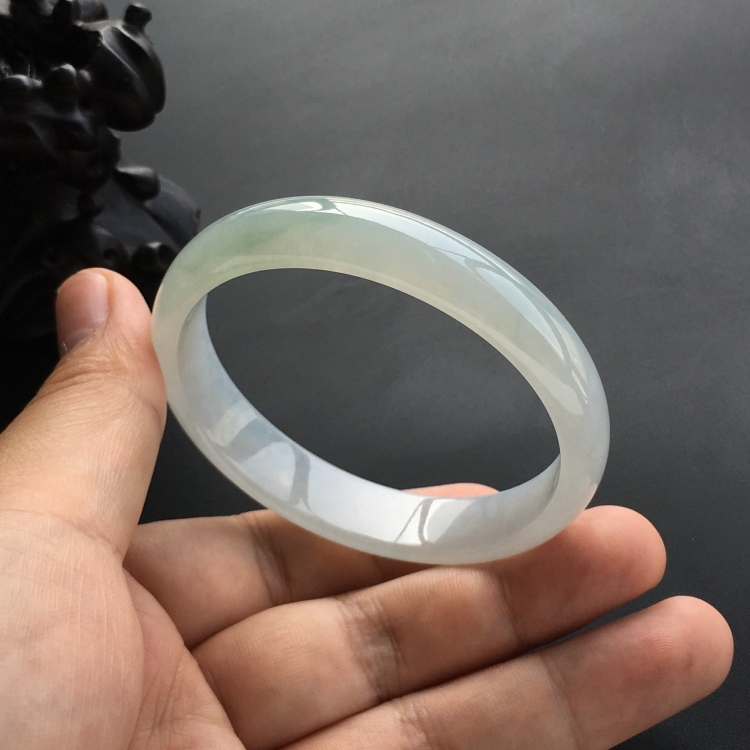 (超值推荐)糯冰种晴水贵妃镯(60mm-53.7mm)