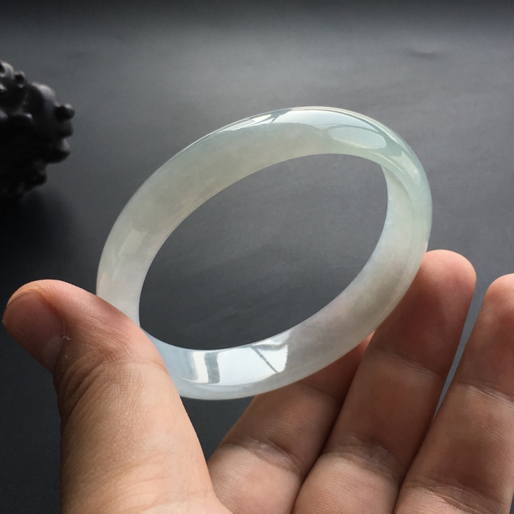 (超值推荐)糯冰种晴水贵妃镯(60mm-53.7mm)