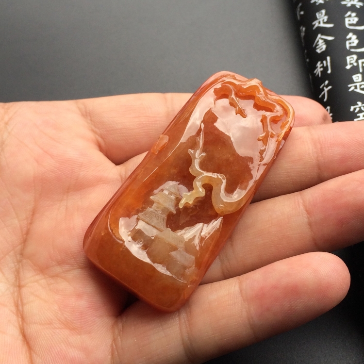 （超值推荐）糯冰种红黄翡落叶归根挂件