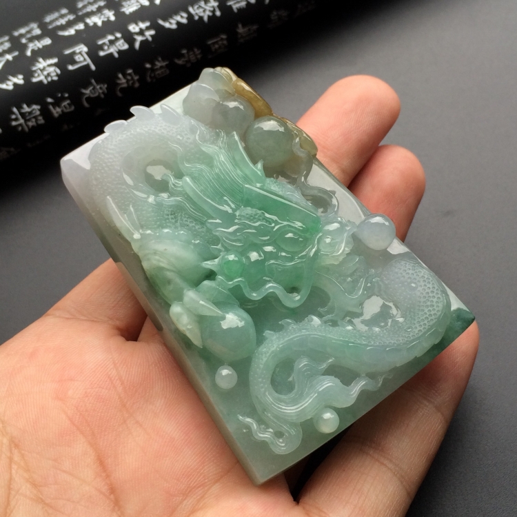 （超值推荐）糯冰种晴水略带褐黄翡龙牌挂件