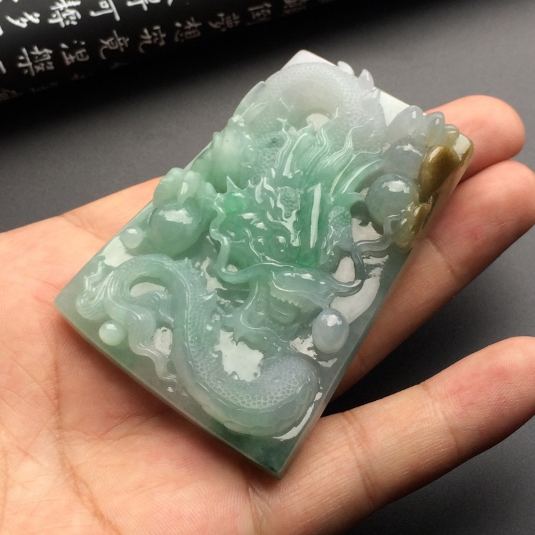 （超值推荐）糯冰种晴水略带褐黄翡龙牌挂件