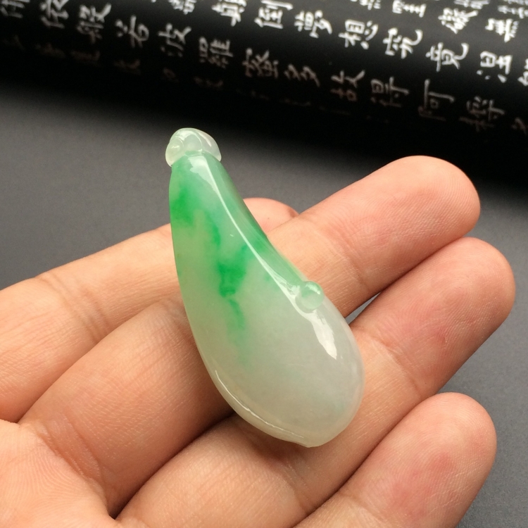 （超值推荐）糯冰种飘翠福瓜挂件