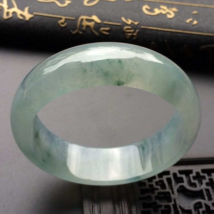（超值推荐）冰种飘花手镯（58mm）