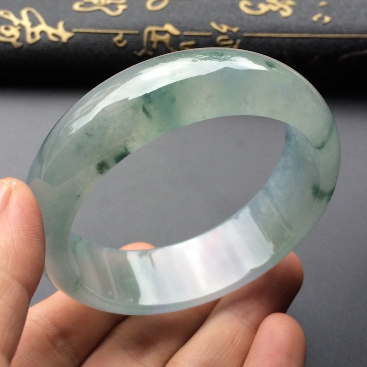 （超值推荐）冰种飘花手镯（58mm）