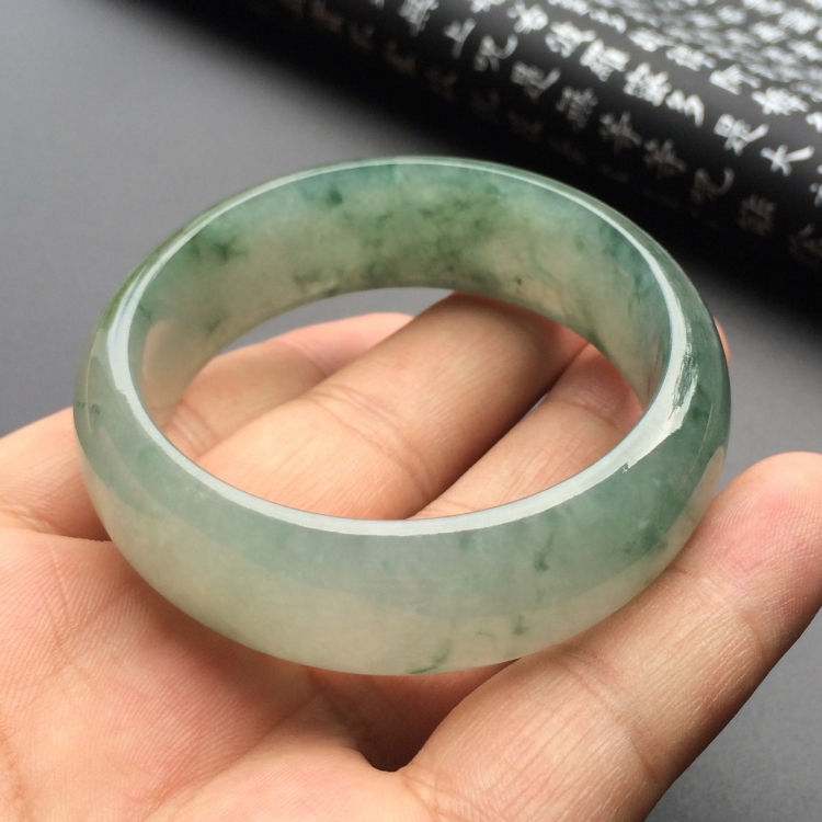 冰种飘花手镯（50.2mm）
