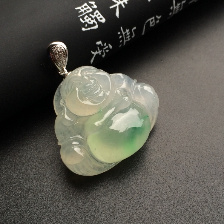 （超值推荐）冰种略飘翠玉佛挂件