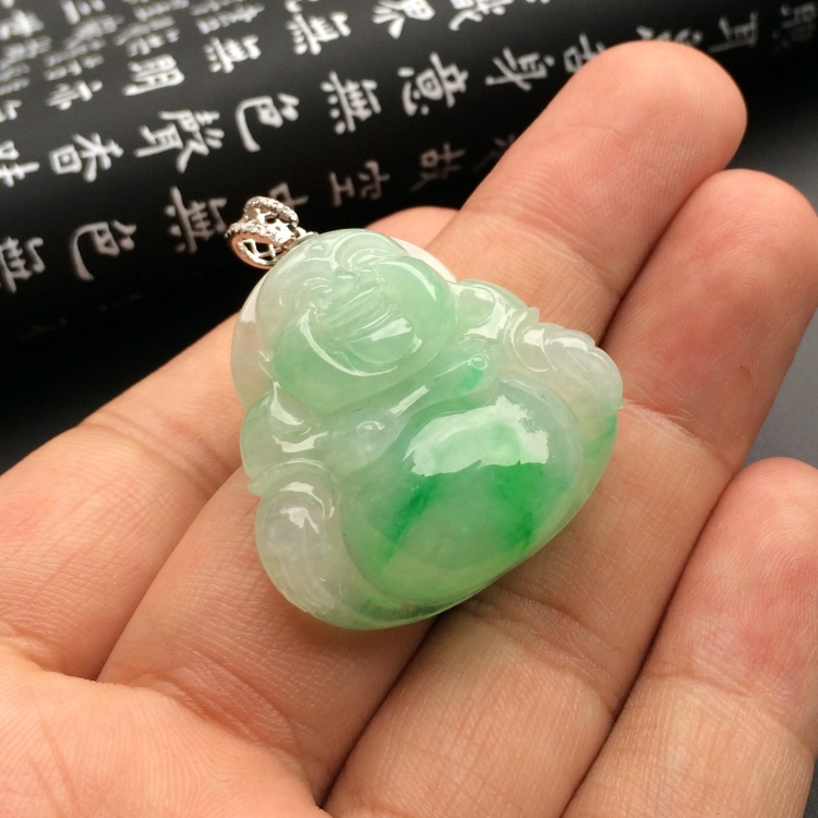 （超值推荐）糯冰种飘翠玉佛挂件