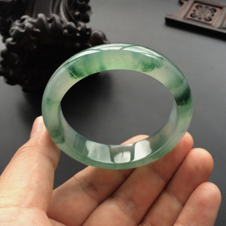 (超值推荐)冰种飘花手镯(55mm)