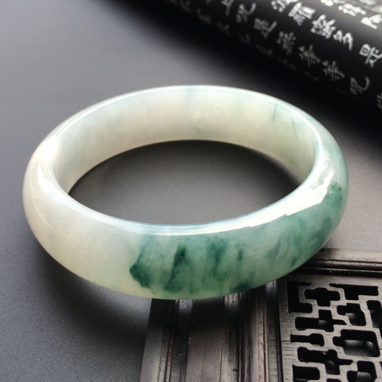 （超值推荐）糯冰种飘花手镯（55.5mm）