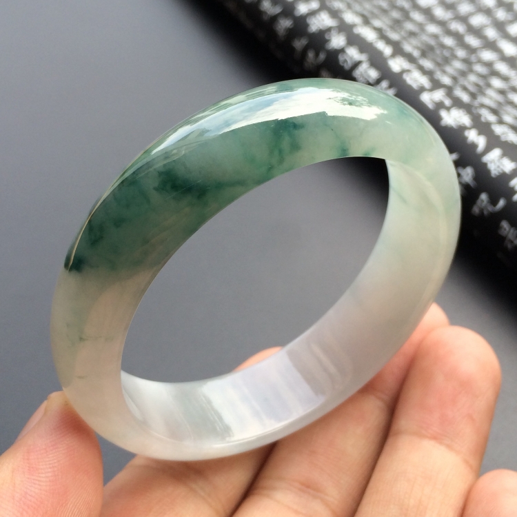 （超值推荐）糯冰种飘花手镯（55.5mm）