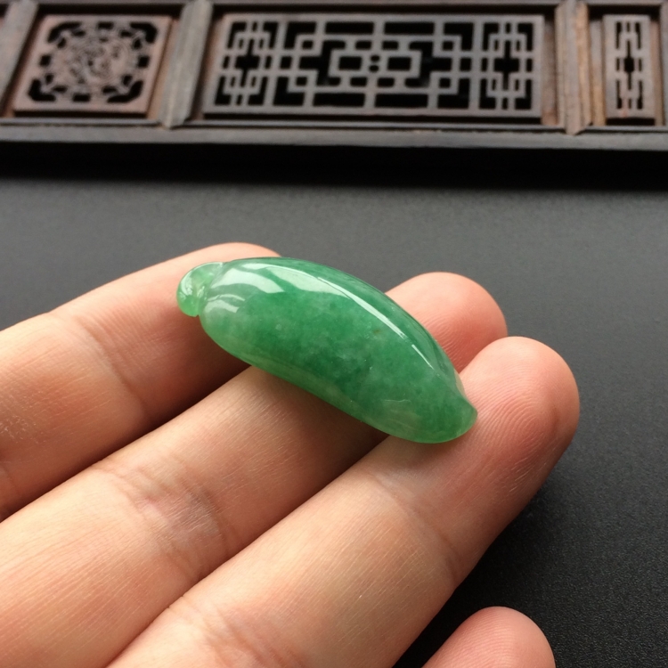 (超值推荐)糯冰种豆绿福瓜挂件