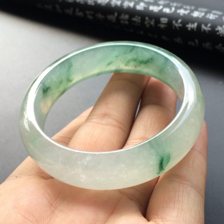 （超值推荐）冰种飘花手镯（55mm）