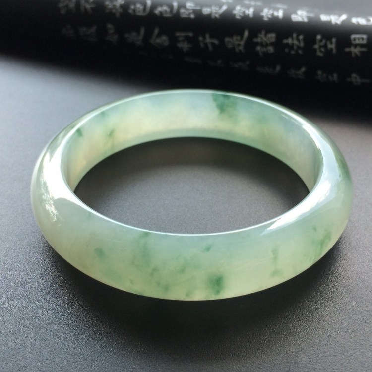 （超值推荐）冰种飘花手镯（56.1mm）