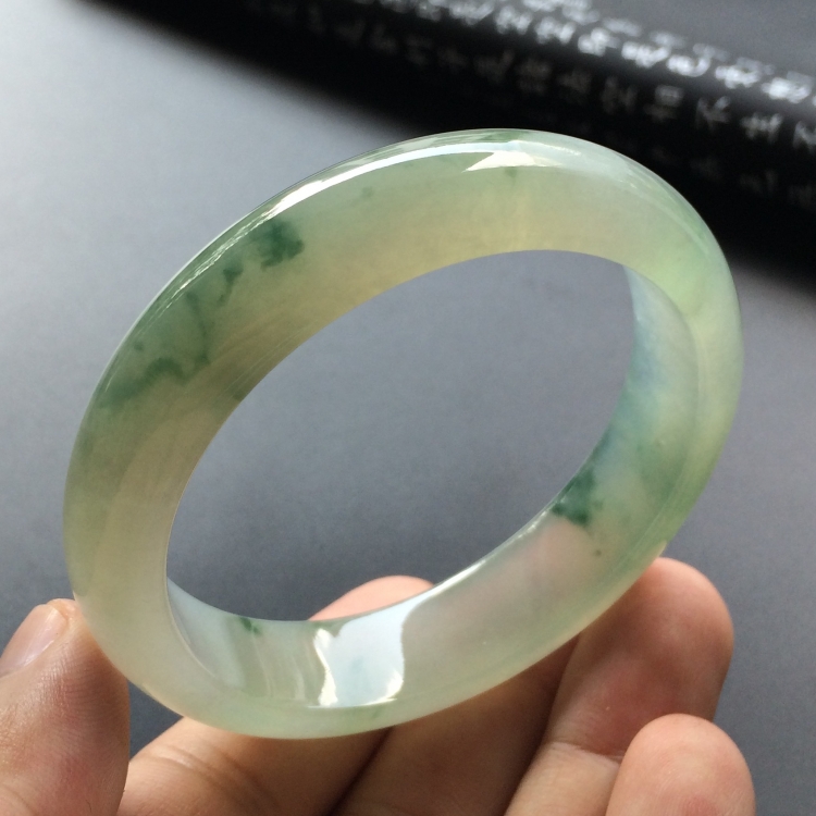 （超值推荐）冰种飘花手镯（56.1mm）