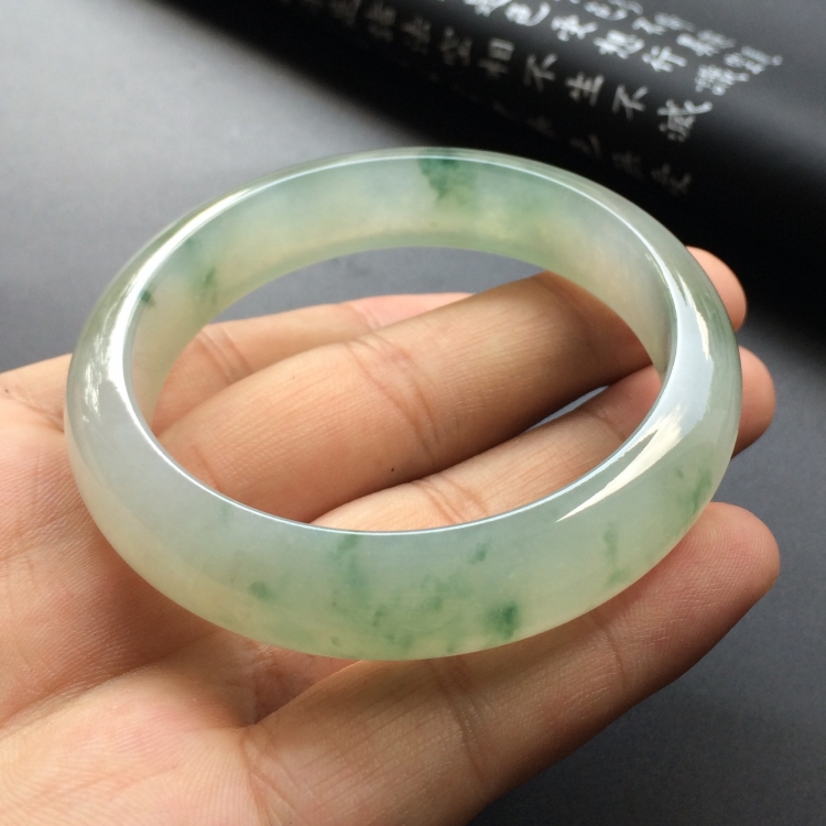 （超值推荐）冰种飘花手镯（56.1mm）