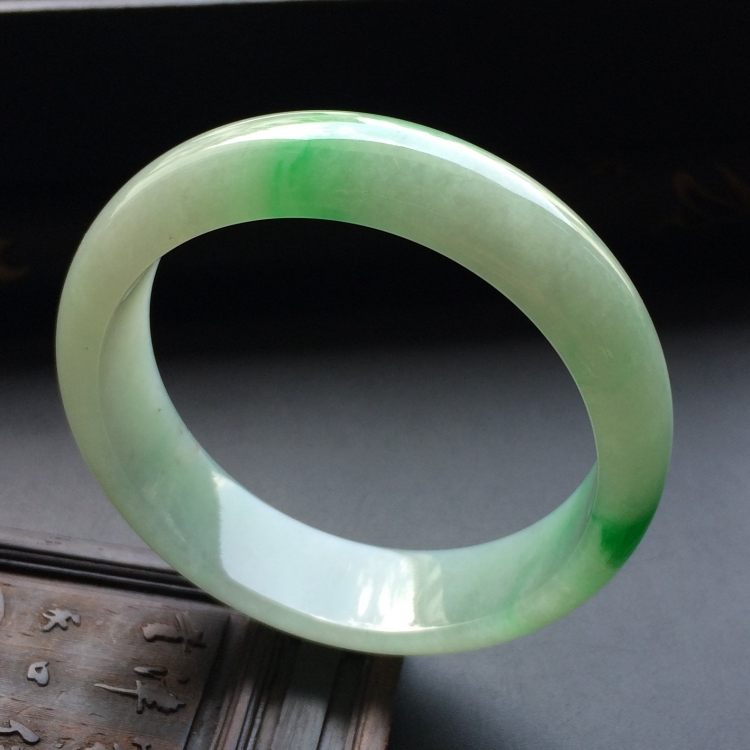 （超值推荐）糯冰种飘翠手镯（55.5mm）