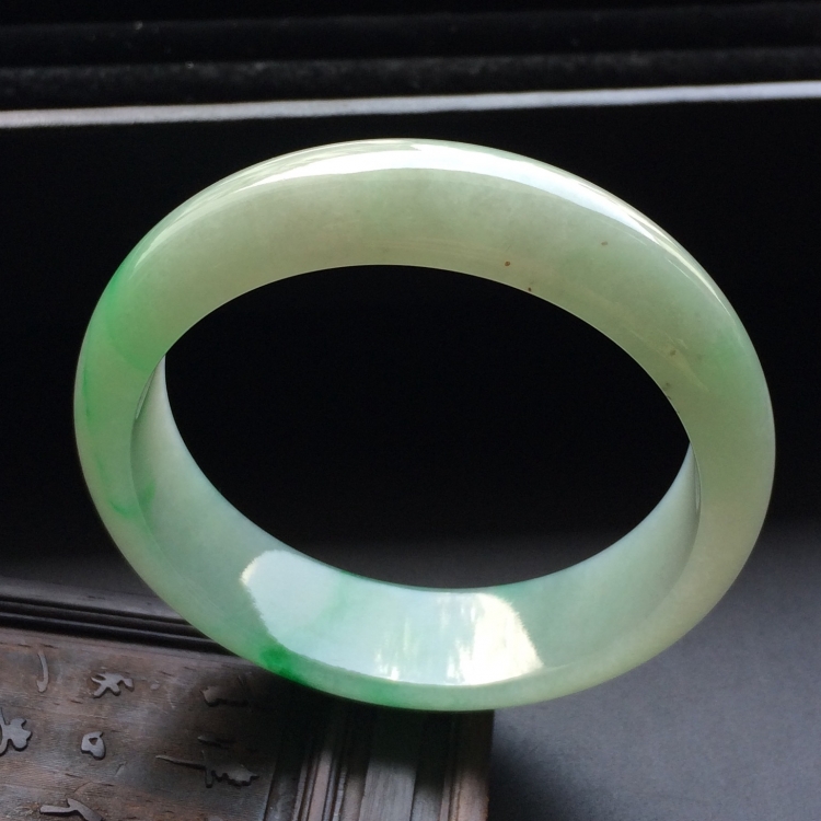 （超值推荐）糯冰种飘翠手镯（55.5mm）