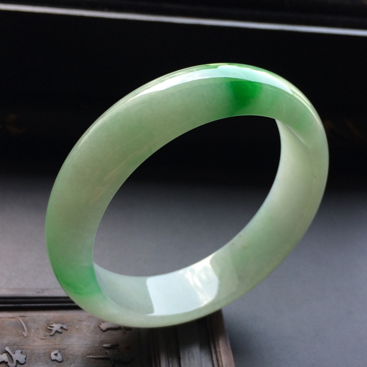 （超值推荐）糯冰种飘翠手镯（55.5mm）