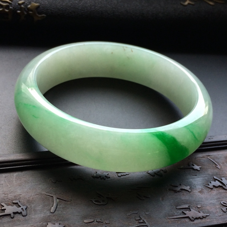 （超值推荐）糯冰种飘翠手镯（55.5mm）
