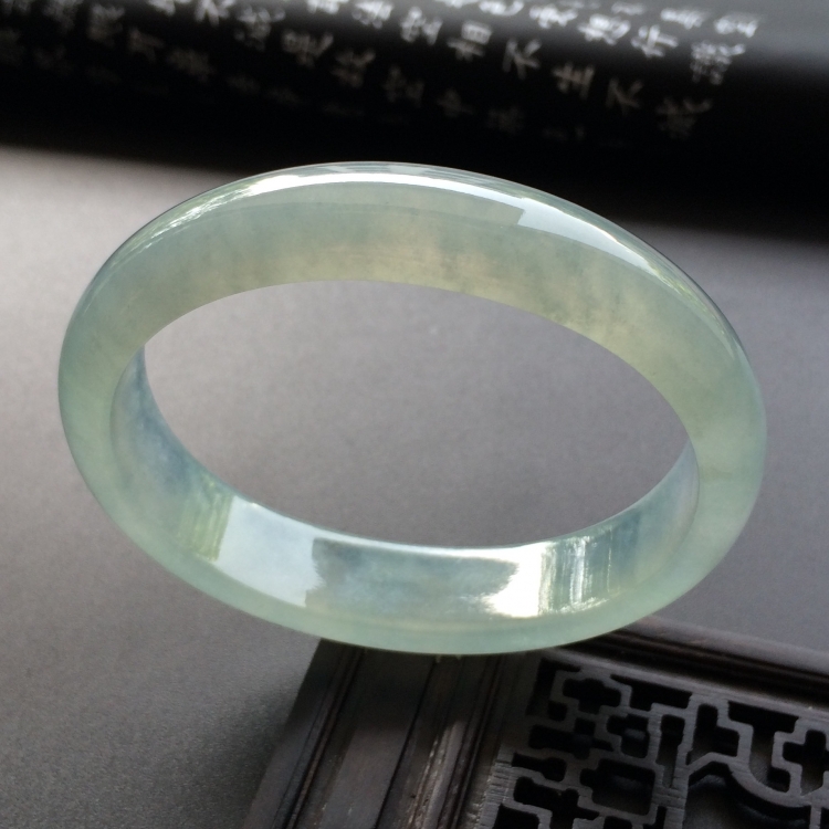 （超值推荐）冰种淡晴水贵妃镯（57.2-47.7mm）