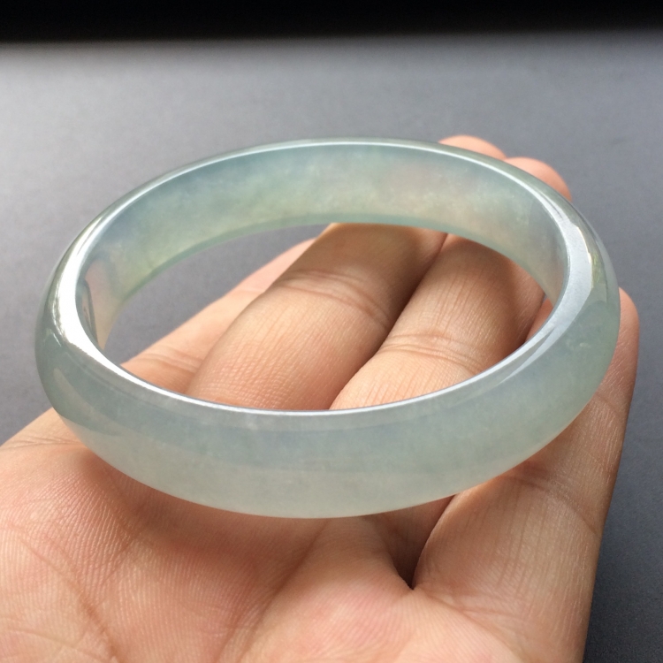 （超值推荐）冰种淡晴水贵妃镯（57.2-47.7mm）