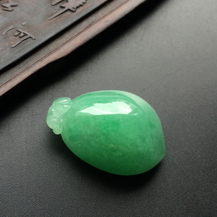 （超值推荐）糯冰种绿晴水寿桃挂件
