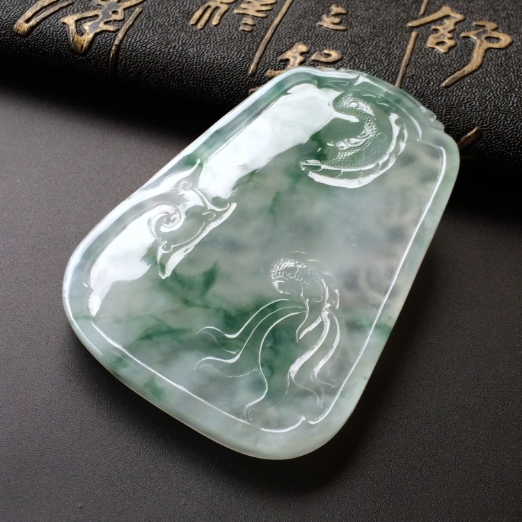 (超值推荐)冰种飘花龙牌挂件
